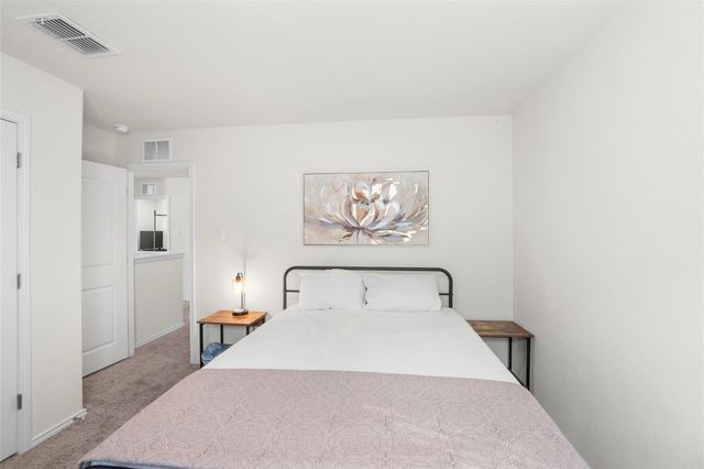 196 Sweetleaf DR, Buda, TX 78610