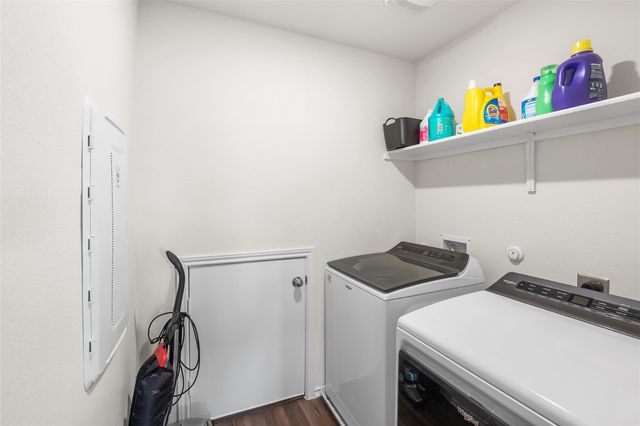 196 Sweetleaf DR, Buda, TX 78610