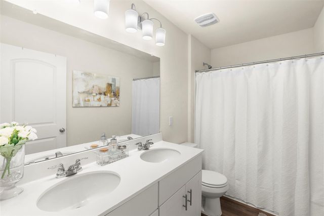 196 Sweetleaf DR, Buda, TX 78610