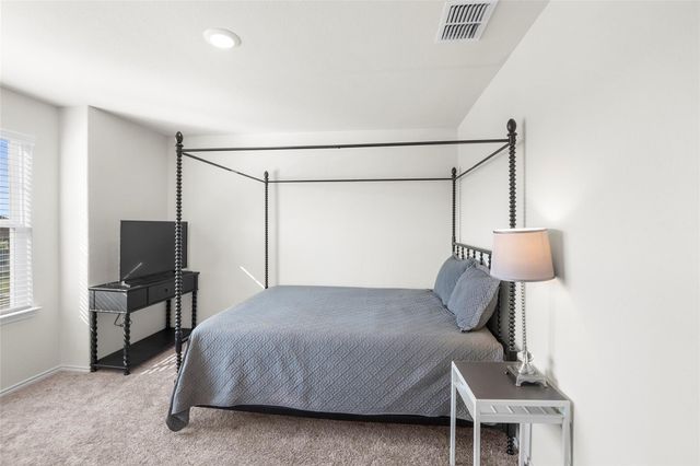 196 Sweetleaf DR, Buda, TX 78610