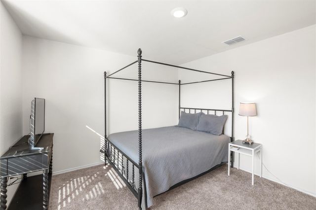 196 Sweetleaf DR, Buda, TX 78610