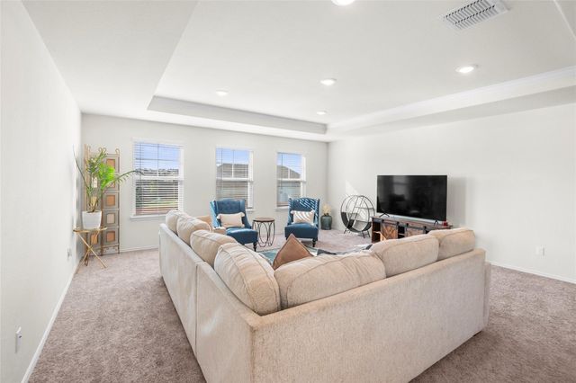 196 Sweetleaf DR, Buda, TX 78610