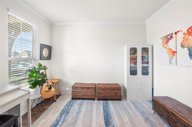 196 Sweetleaf DR, Buda, TX 78610