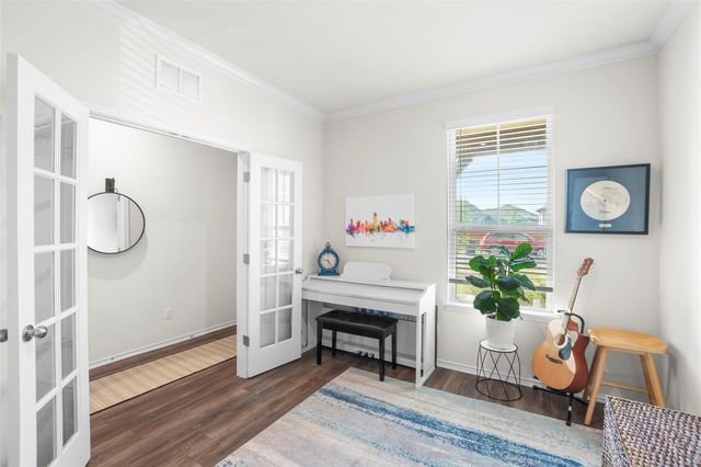 196 Sweetleaf DR, Buda, TX 78610