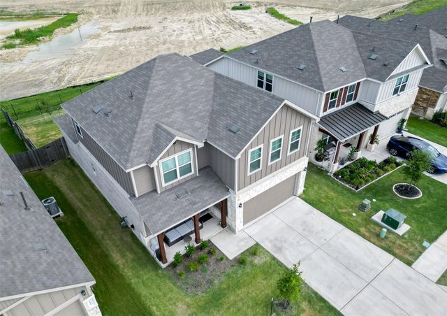 196 Sweetleaf DR, Buda, TX 78610