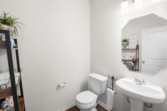 196 Sweetleaf DR, Buda, TX 78610