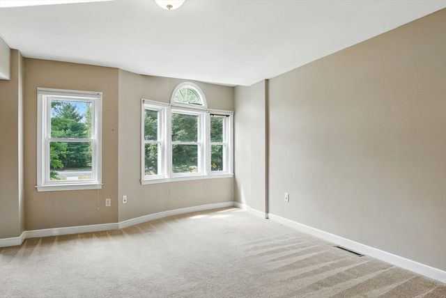 75 Page Rd 13, Bedford, MA 01730