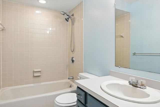 75 Page Rd 13, Bedford, MA 01730