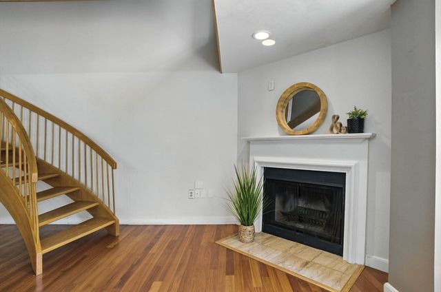 75 Page Rd 13, Bedford, MA 01730