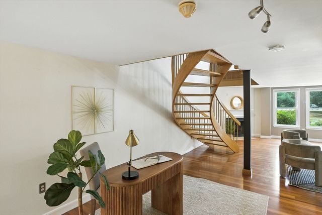 75 Page Rd 13, Bedford, MA 01730