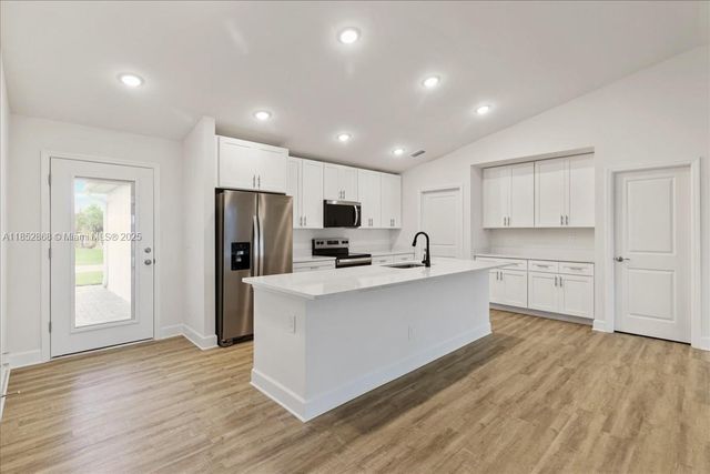 2107 NW 20th Ter, Cape Coral, FL 33993
