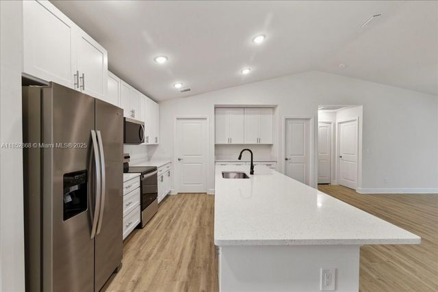 2107 NW 20th Ter, Cape Coral, FL 33993