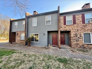 280 S Hill Avenue A103, Fayetteville, AR 72701