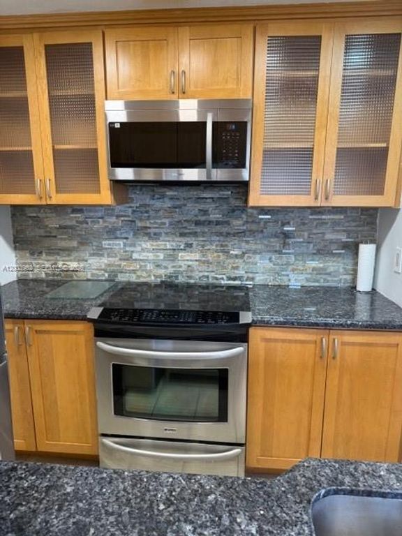 1407 NE 56th St 301, Fort Lauderdale, FL 33334