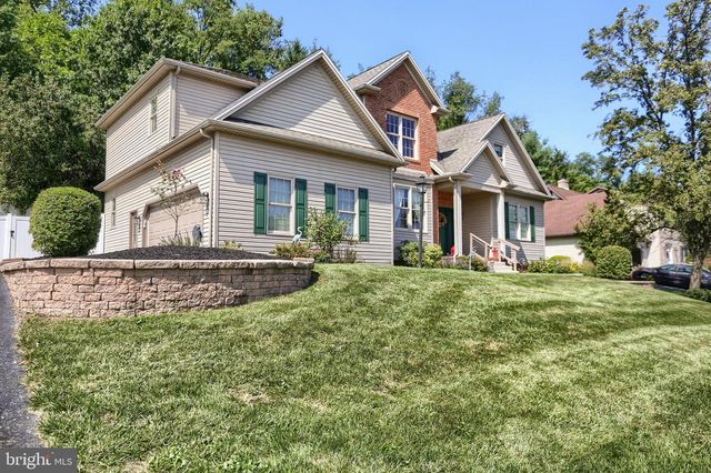 1018 COUNTRY CLUB RD, Camp Hill, PA 17011