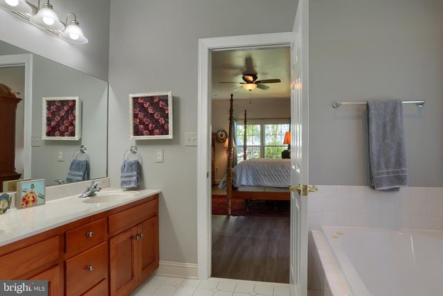 1018 COUNTRY CLUB RD, Camp Hill, PA 17011