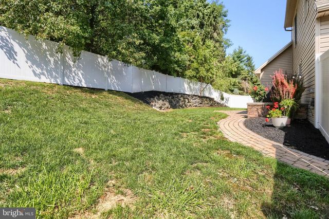 1018 COUNTRY CLUB RD, Camp Hill, PA 17011