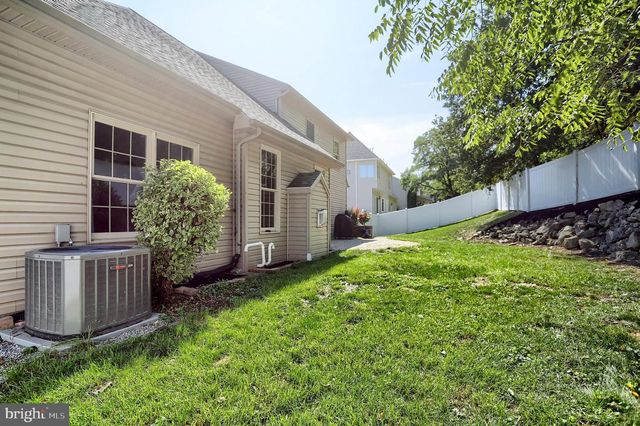 1018 COUNTRY CLUB RD, Camp Hill, PA 17011