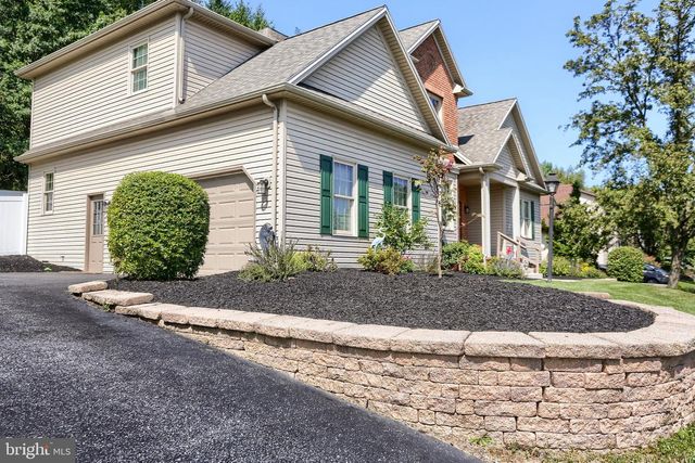 1018 COUNTRY CLUB RD, Camp Hill, PA 17011
