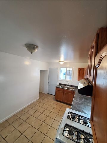 8550 C Avenue, Hesperia, CA 92345