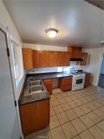 8550 C Avenue, Hesperia, CA 92345
