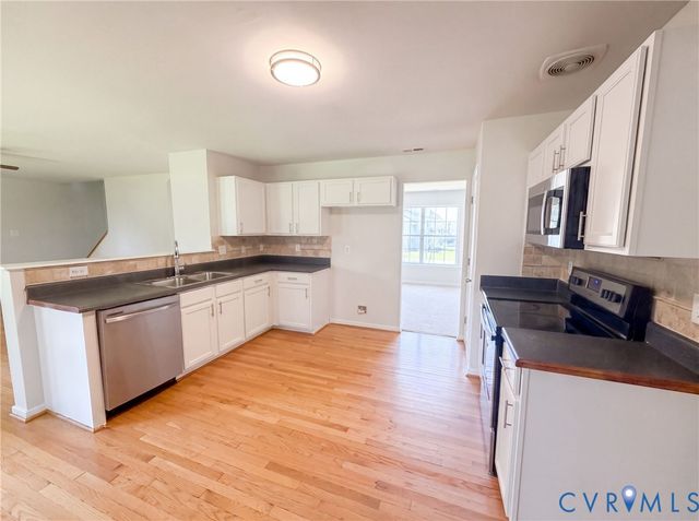 3016 Heather Ridge Dr, Henrico, VA 23231