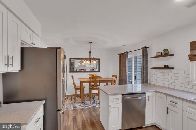 41 LAUREL CIR, Newtown, PA 18940