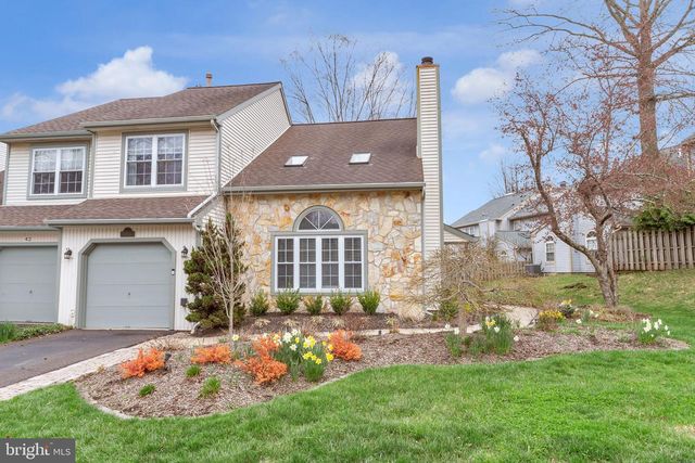 41 LAUREL CIR, Newtown, PA 18940