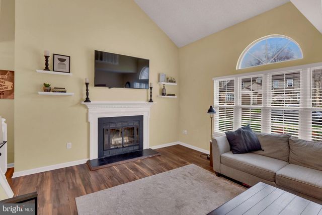 41 LAUREL CIR, Newtown, PA 18940