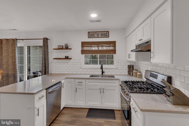 41 LAUREL CIR, Newtown, PA 18940