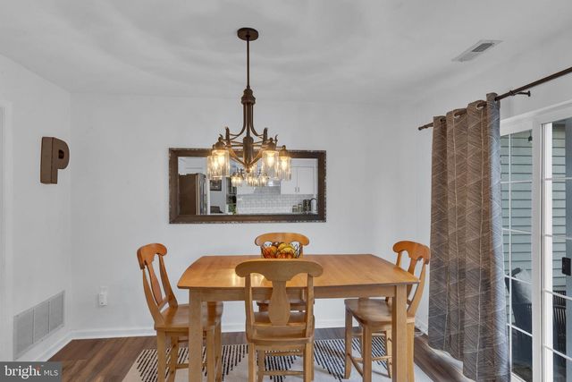 41 LAUREL CIR, Newtown, PA 18940