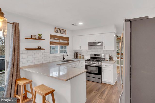 41 LAUREL CIR, Newtown, PA 18940