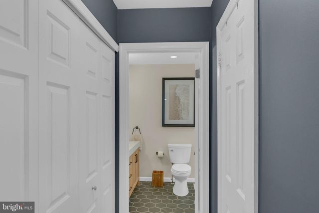 41 LAUREL CIR, Newtown, PA 18940