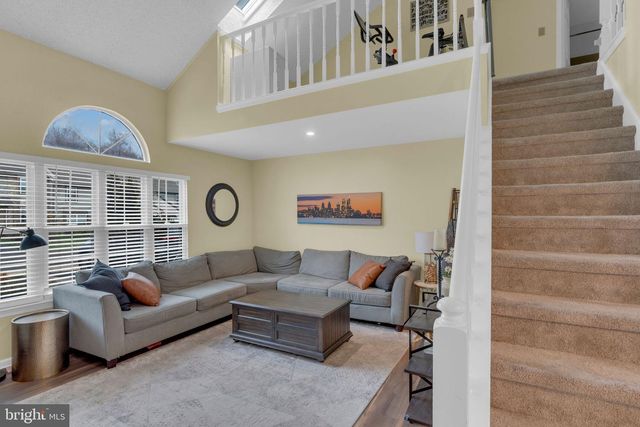 41 LAUREL CIR, Newtown, PA 18940