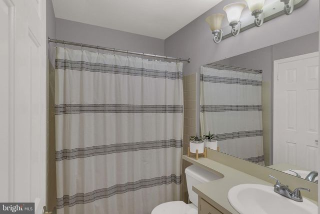 41 LAUREL CIR, Newtown, PA 18940