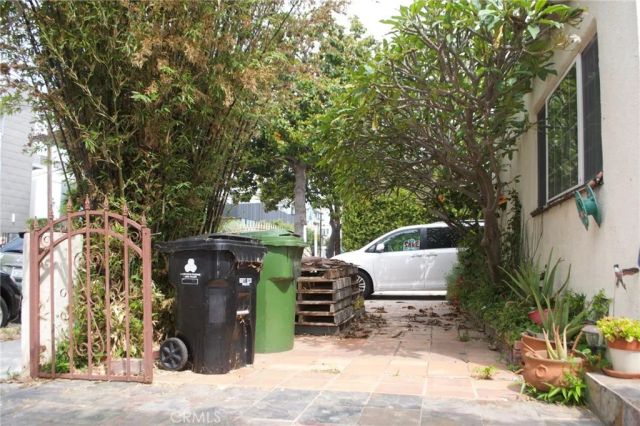 4130 Redwood Avenue, Los Angeles, CA 90066