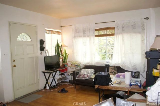 4130 Redwood Avenue, Los Angeles, CA 90066