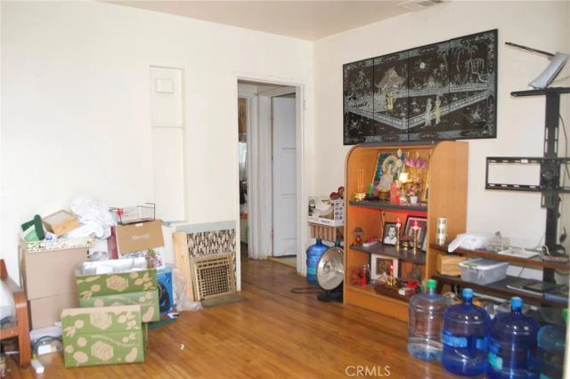 4130 Redwood Avenue, Los Angeles, CA 90066