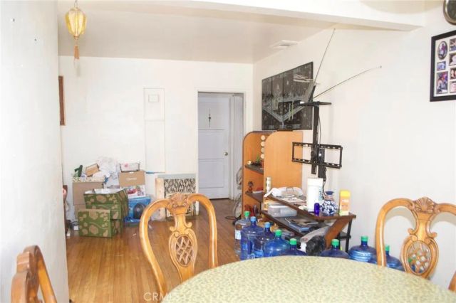 4130 Redwood Avenue, Los Angeles, CA 90066