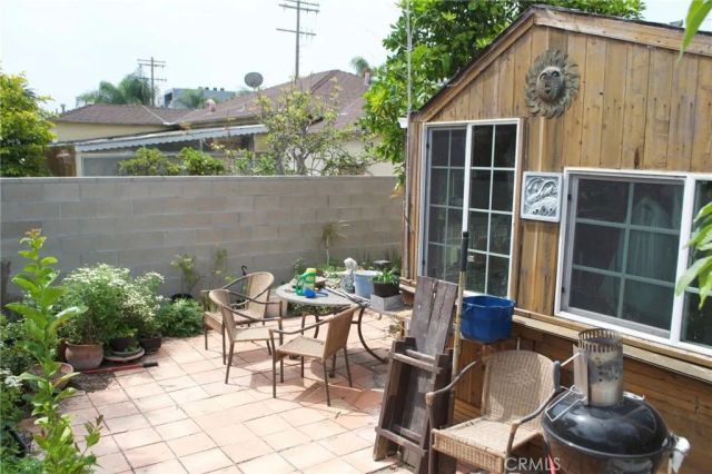 4130 Redwood Avenue, Los Angeles, CA 90066