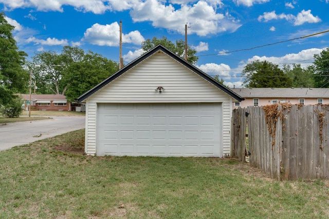 158 N MCcomas St, Wichita, KS 67203