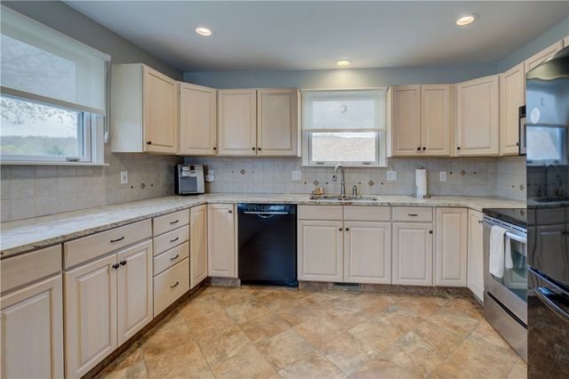 110 Lake View Road, Cranston, RI 02920