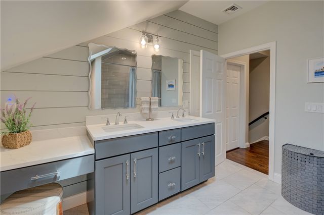 110 Lake View Road, Cranston, RI 02920