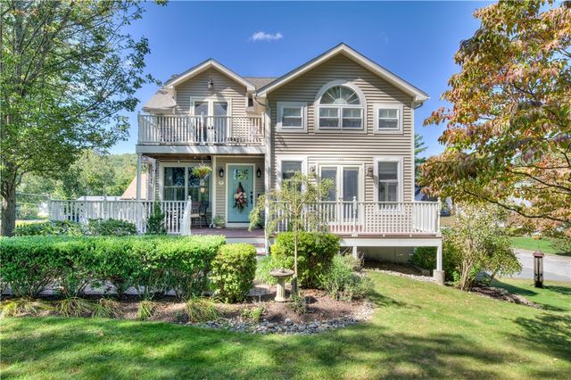 110 Lake View Road, Cranston, RI 02920