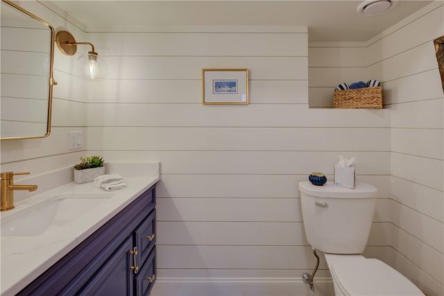 110 Lake View Road, Cranston, RI 02920