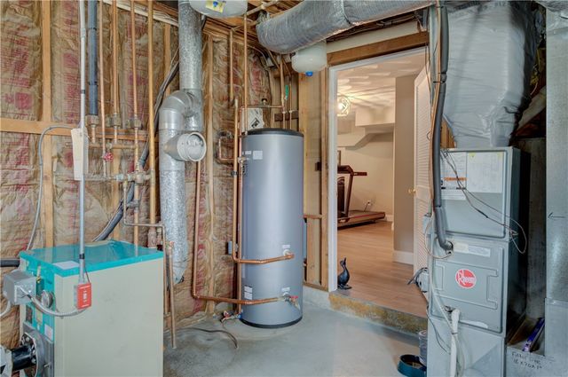 110 Lake View Road, Cranston, RI 02920