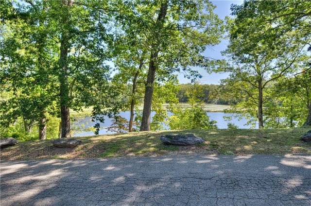 110 Lake View Road, Cranston, RI 02920