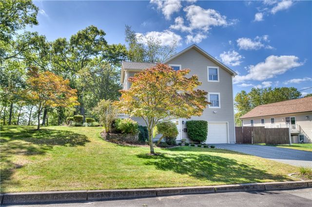 110 Lake View Road, Cranston, RI 02920