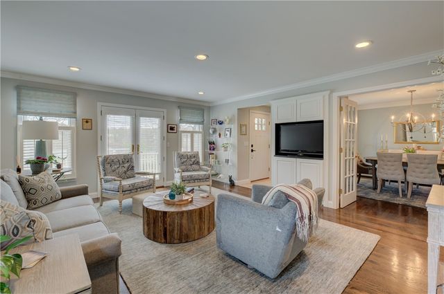 110 Lake View Road, Cranston, RI 02920