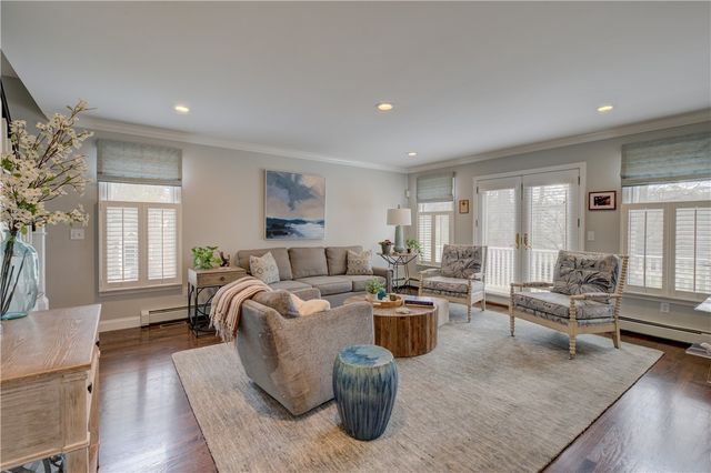 110 Lake View Road, Cranston, RI 02920